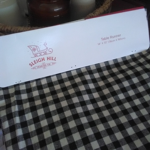 NWT Farmhouse Buffalo Plaid Table Runner - Picture 3 of 4